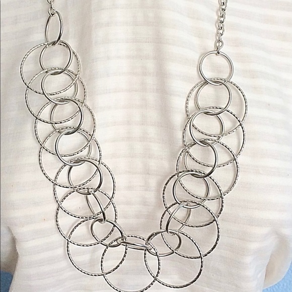 Vintage Silver Long Necklace Interlocking Smooth Textured Hoops Lobster Clasp - Picture 2 of 3